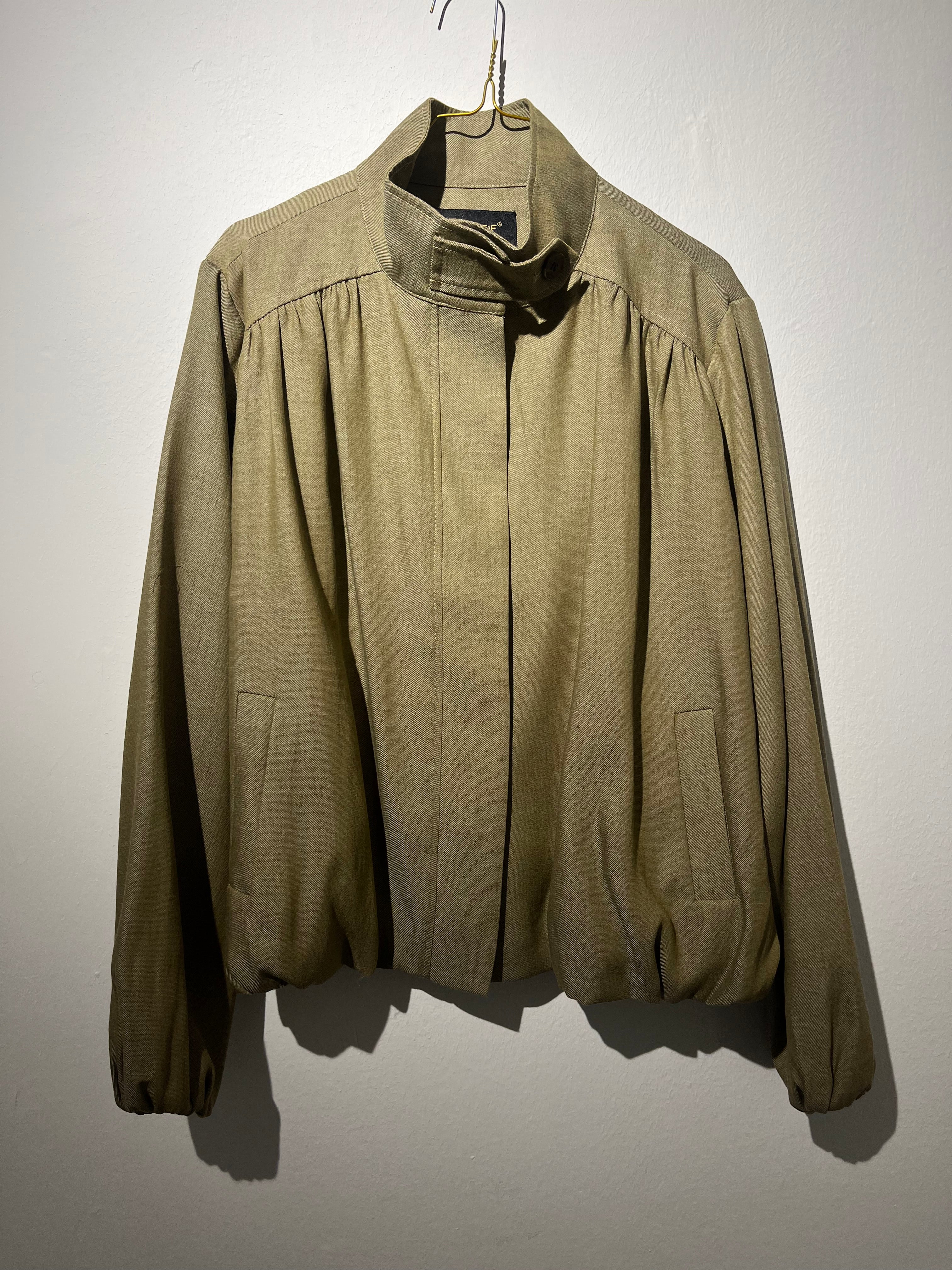 JACKET “KHAKI“ • 52% Poly ; 45% Tencell ; 3% Linen