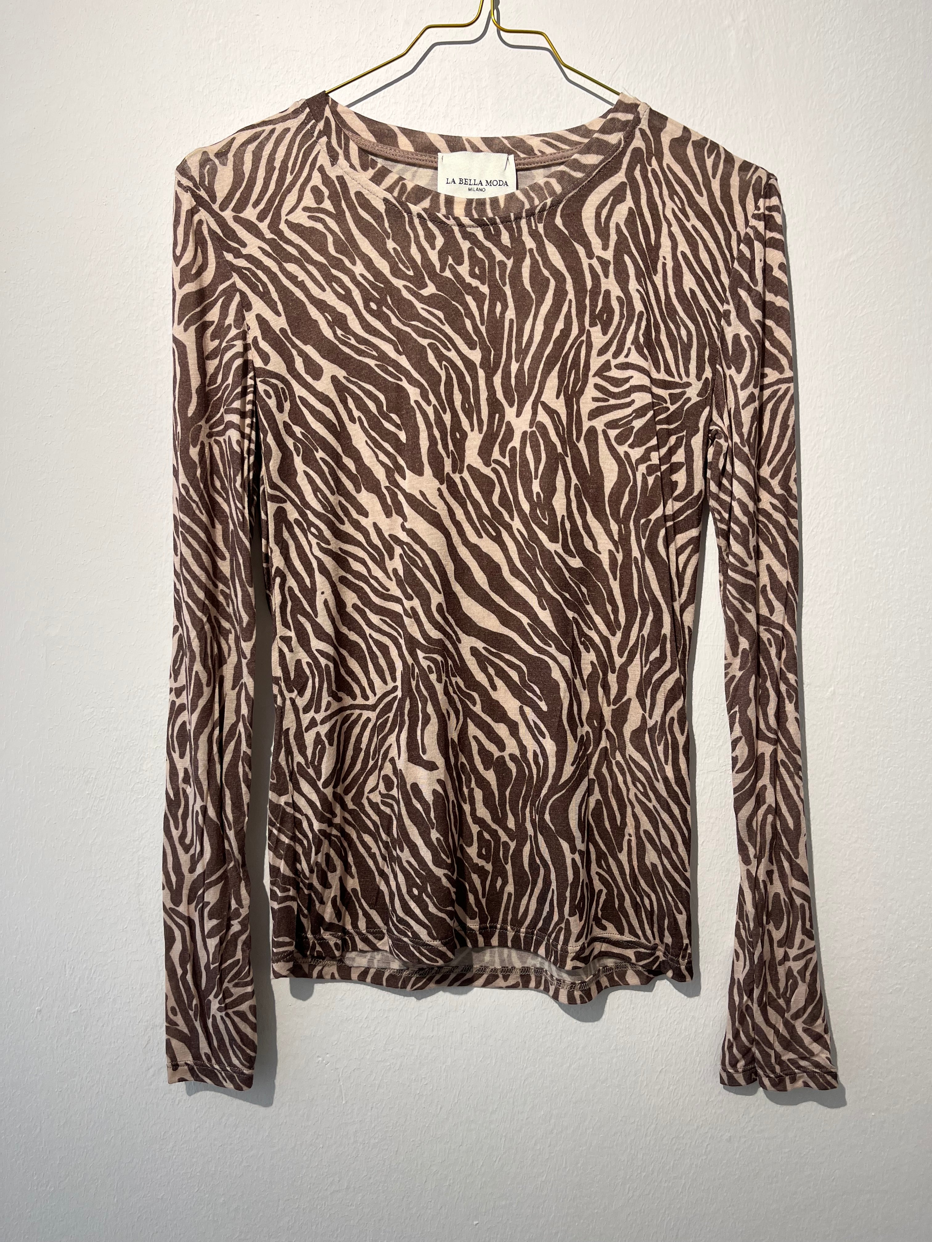 LONGSLEEVE “ZEBRA“ S/M • 75% Viscose; 10% Cashmere; 9% Nylon; 6% Elastane