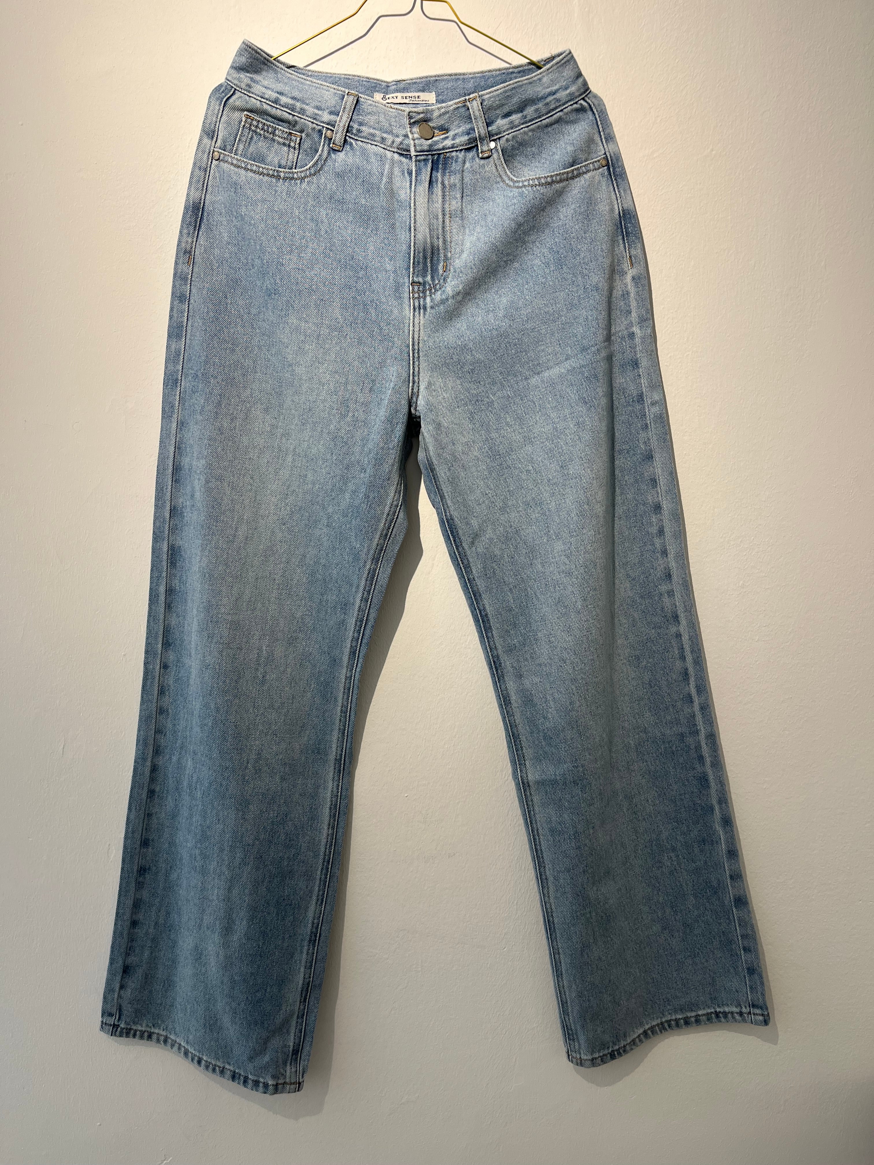 DENIM BLUE JEANS „CLASSIC“ • 89,4% Cotton; 6,4% Poly, 4,2% div.