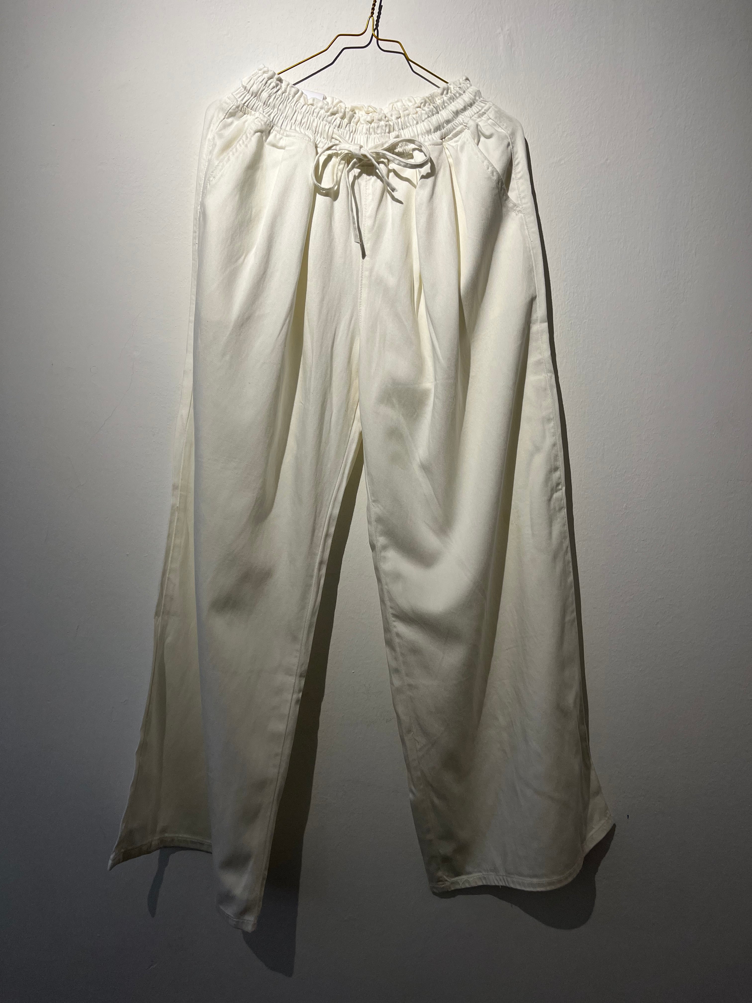 PANTS “OFF WHITE“ • 50% Cotton; 50% Lyocell