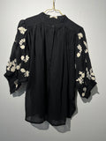 BLUSE „BLACK” mit Stickerei • 100% Cotton