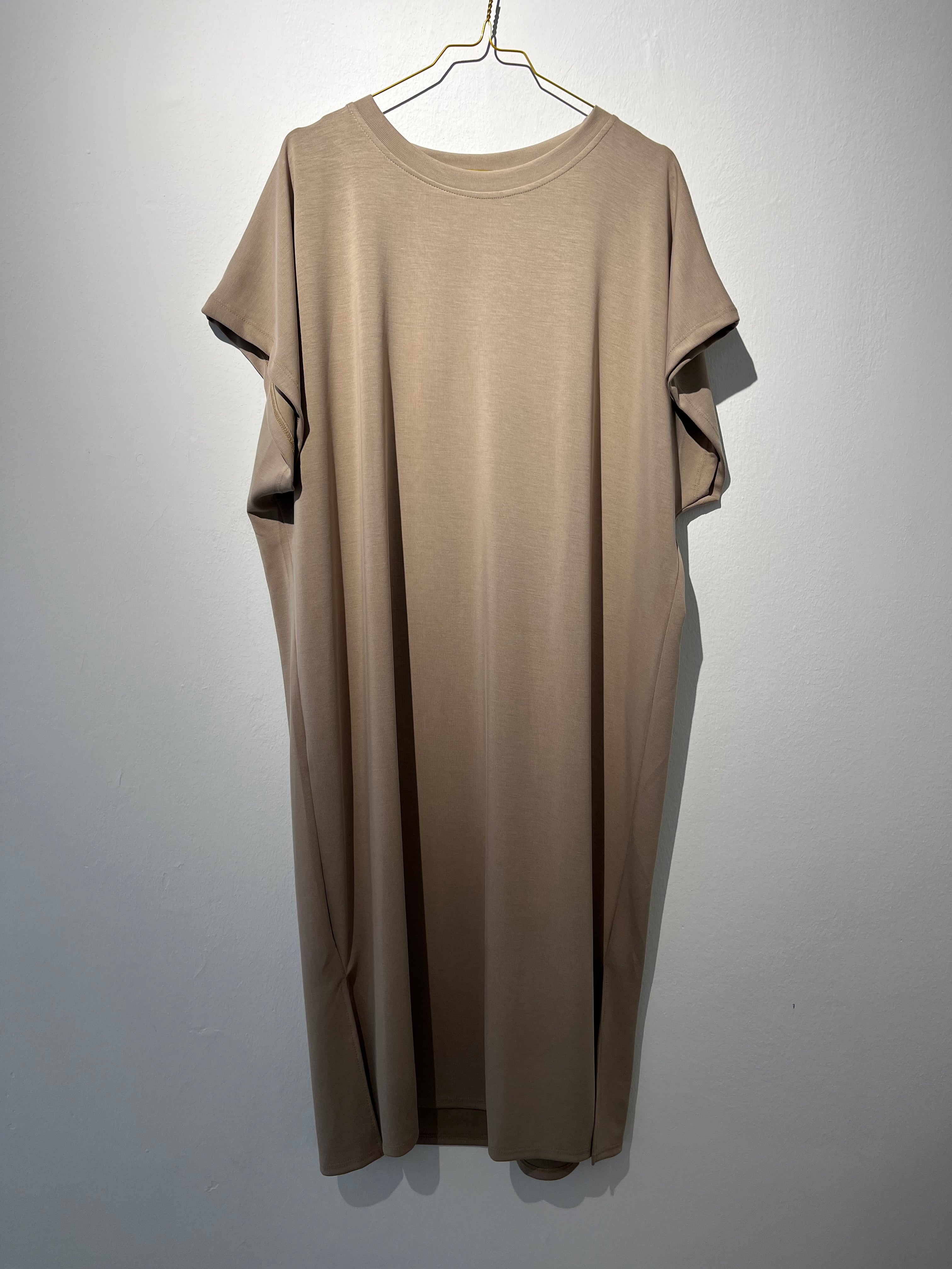 SHIRT DRESS “SAND“ • 44% Viscose; 29% Poly; 20% Modal; 7% Elastane
