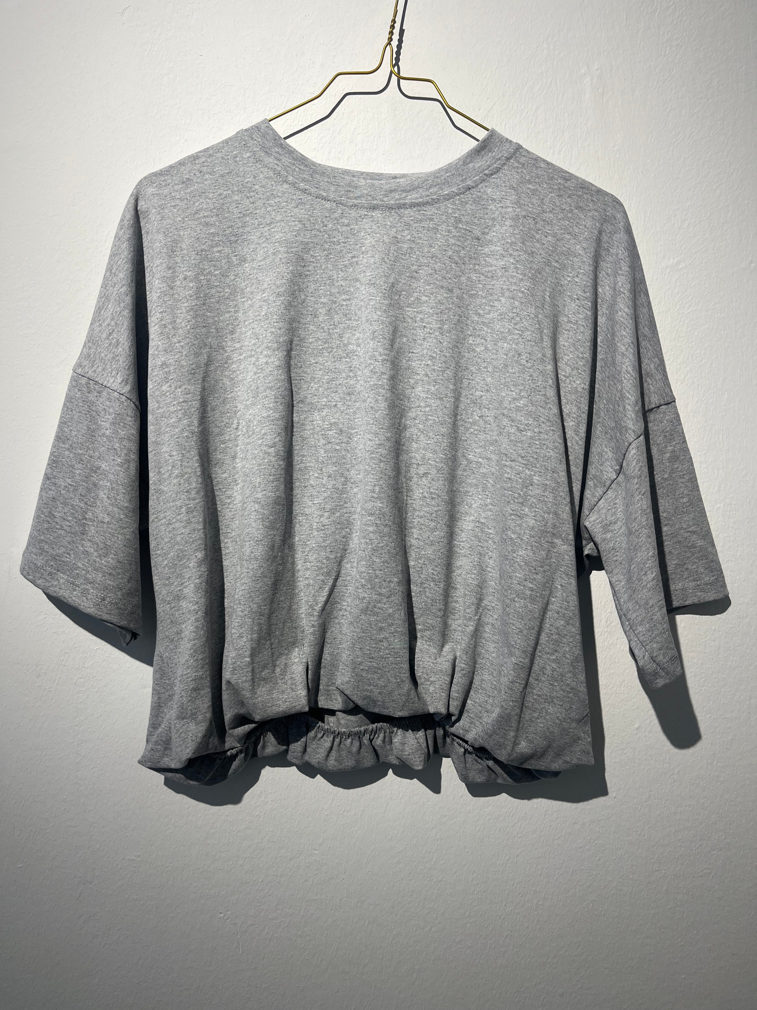 SHIRT “CROPPED“ gray • 90% Cotton; 10%Elastane