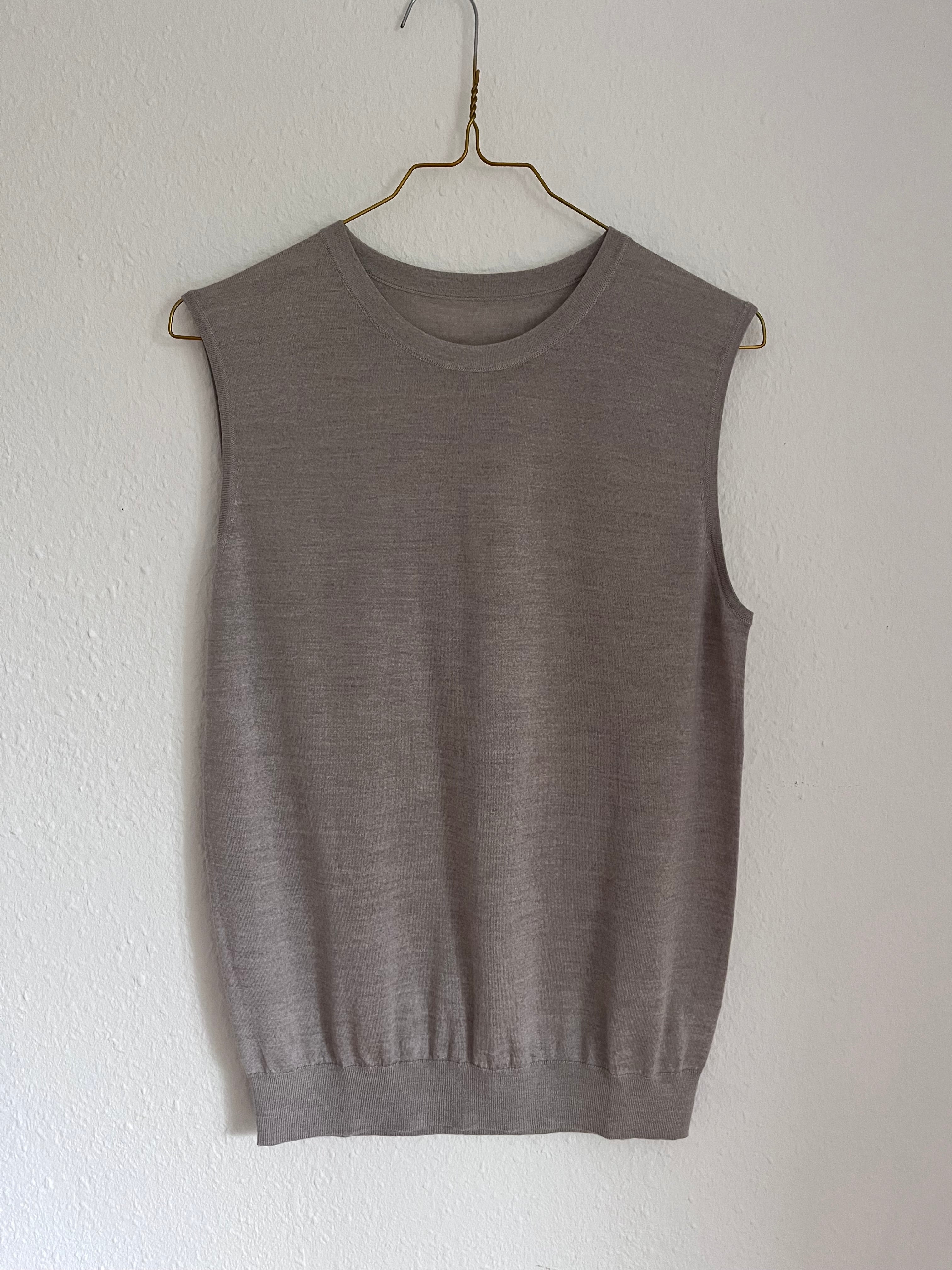 SHIRT LIGHT-WOOL “TANK“ light taupe • 25% Maulbeer Seide, 75% Wolle
